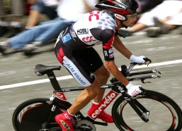 开云app|中超联赛半程数据观察，上海上港赢球最为轻松，山东鲁能U23球员出场时间最少