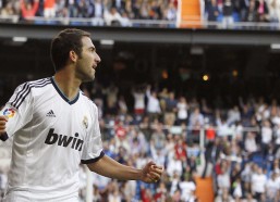 开云-埃梅里确认马丁内斯留队，佳音传来，世界最佳门将守护维拉未来