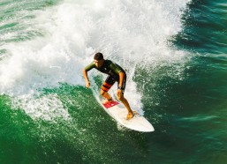 开云娱乐：小里弗斯盛赞狄龙激情似威少，揭秘场下威少温柔本色引共鸣